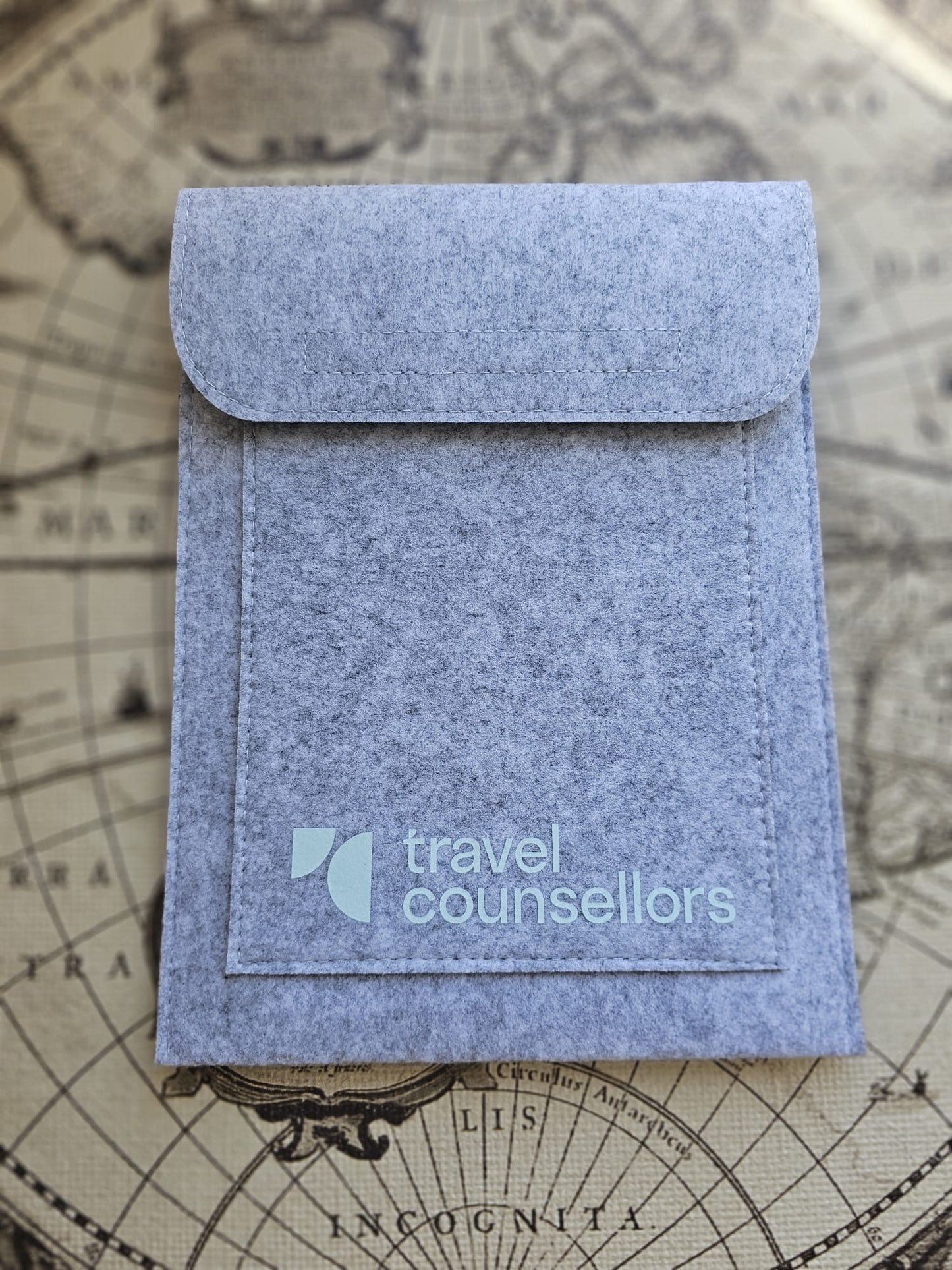 Double Pocket Light Grey with Primary Logo in Light Amazon