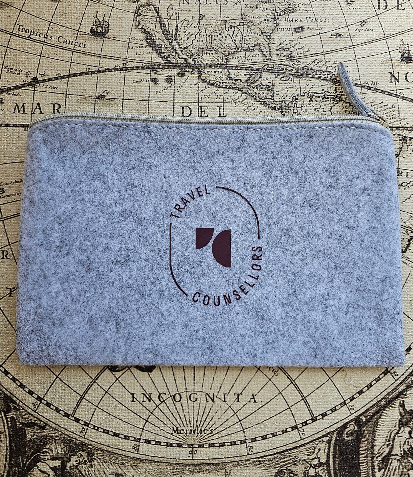 Zip Up Wallet Light Grey with Oval Logo in Dark Cherry