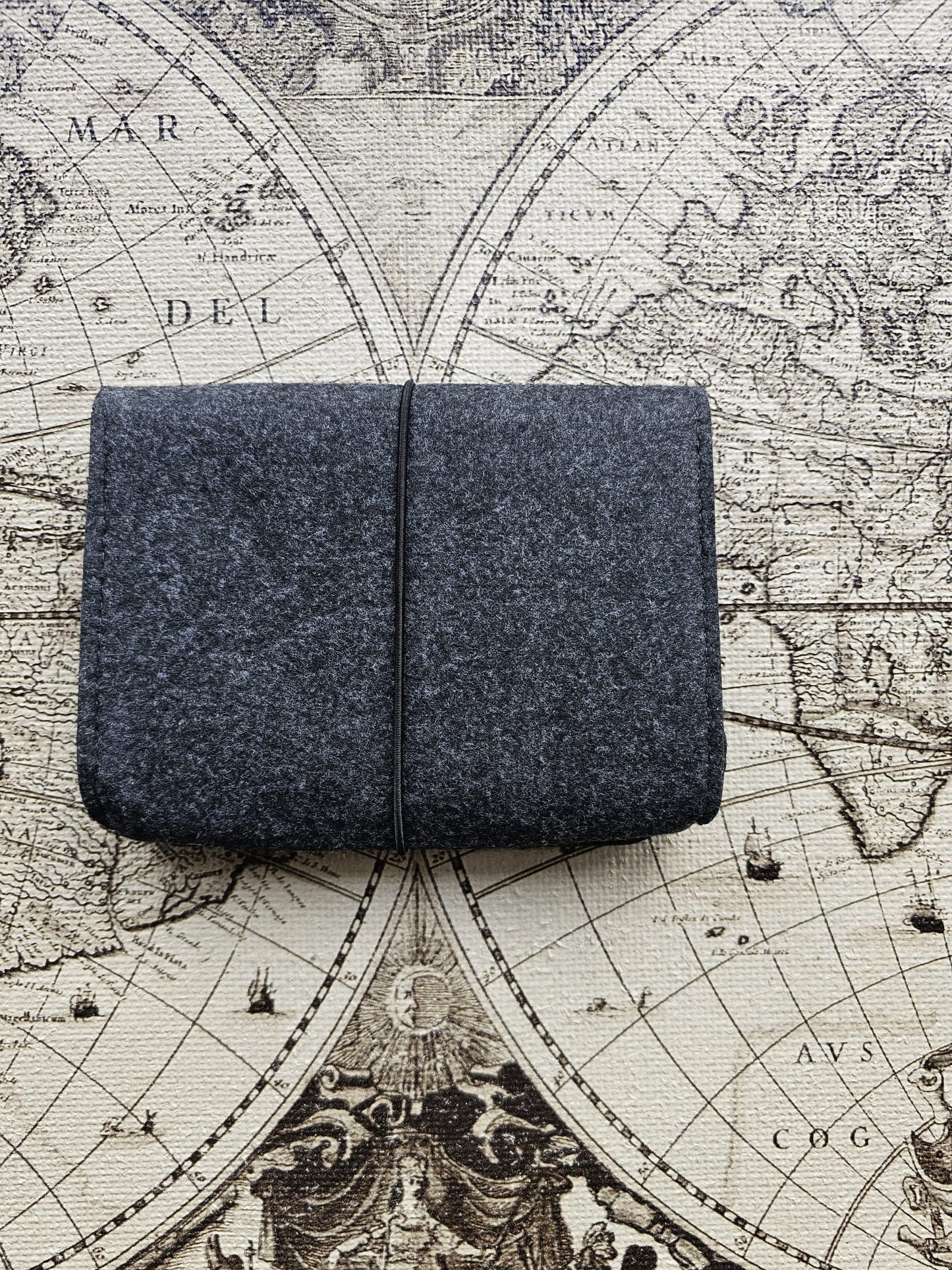 Felt Tech Storage Case Charcoal (Single Pocket with Elastic Cord Closure) Primary Logo