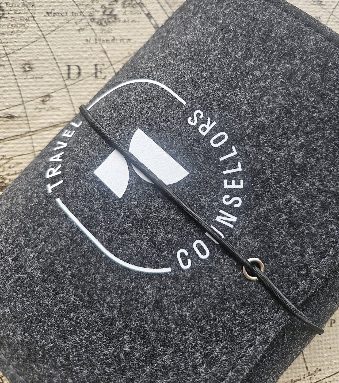 Felt Tech Storage Case Charcoal (Single Pocket with Elastic Cord Closure) Oval Logo
