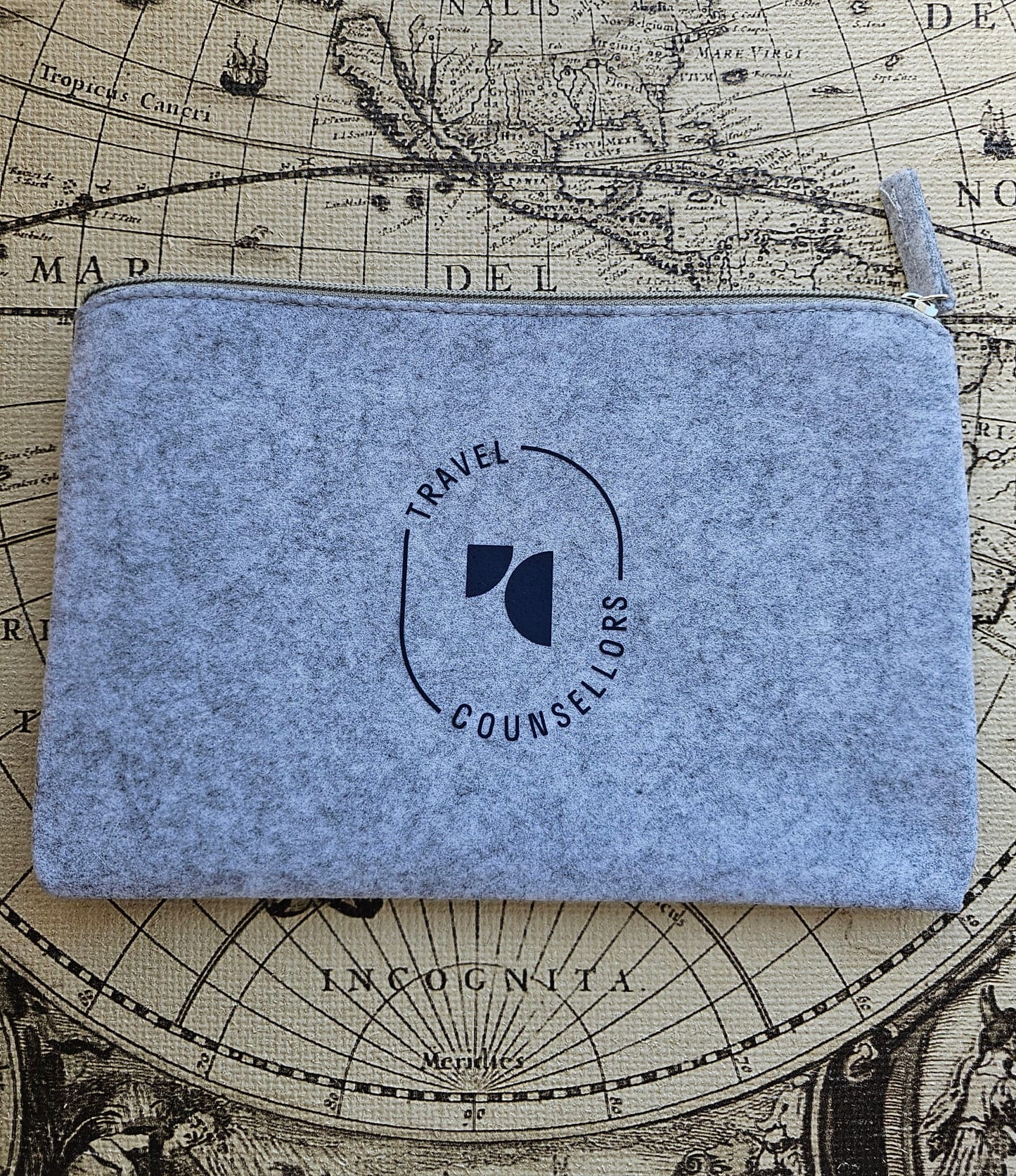 Zip Up Wallet Light Grey with Oval Logo in Dark Azure